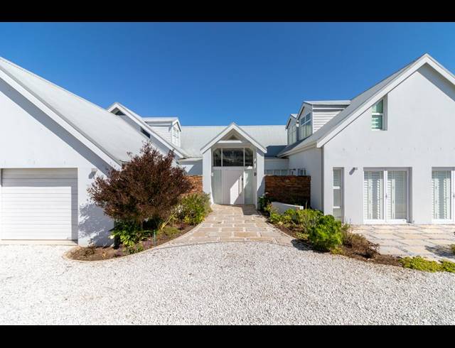 4 BEDROOM FREEHOLD FOR SALE IN GROTTO BAY